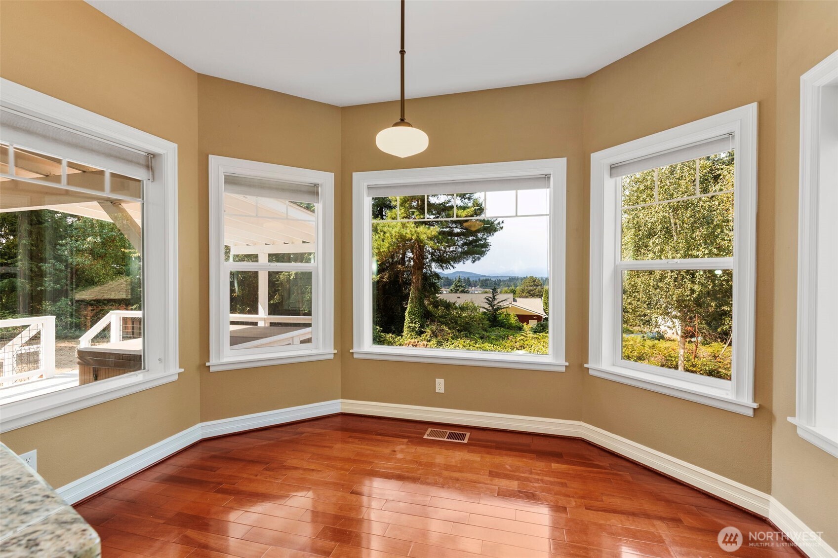 2219 Ne Riddell Road Property Photo 23