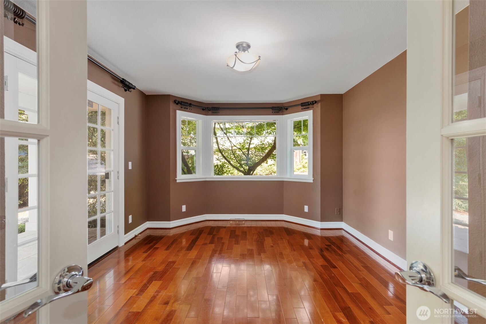 2219 Ne Riddell Road Property Photo 24