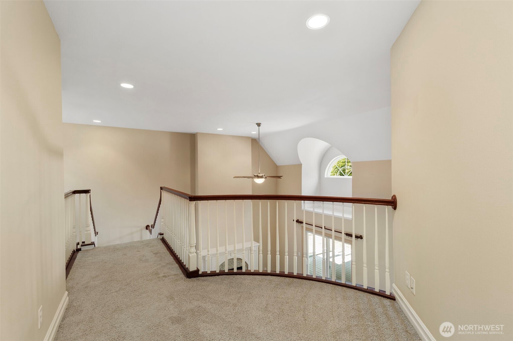 2219 Ne Riddell Road Property Photo 32