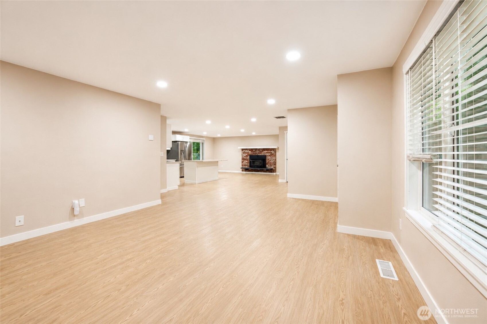 6720 Alder Glen Drive Property Photo 8