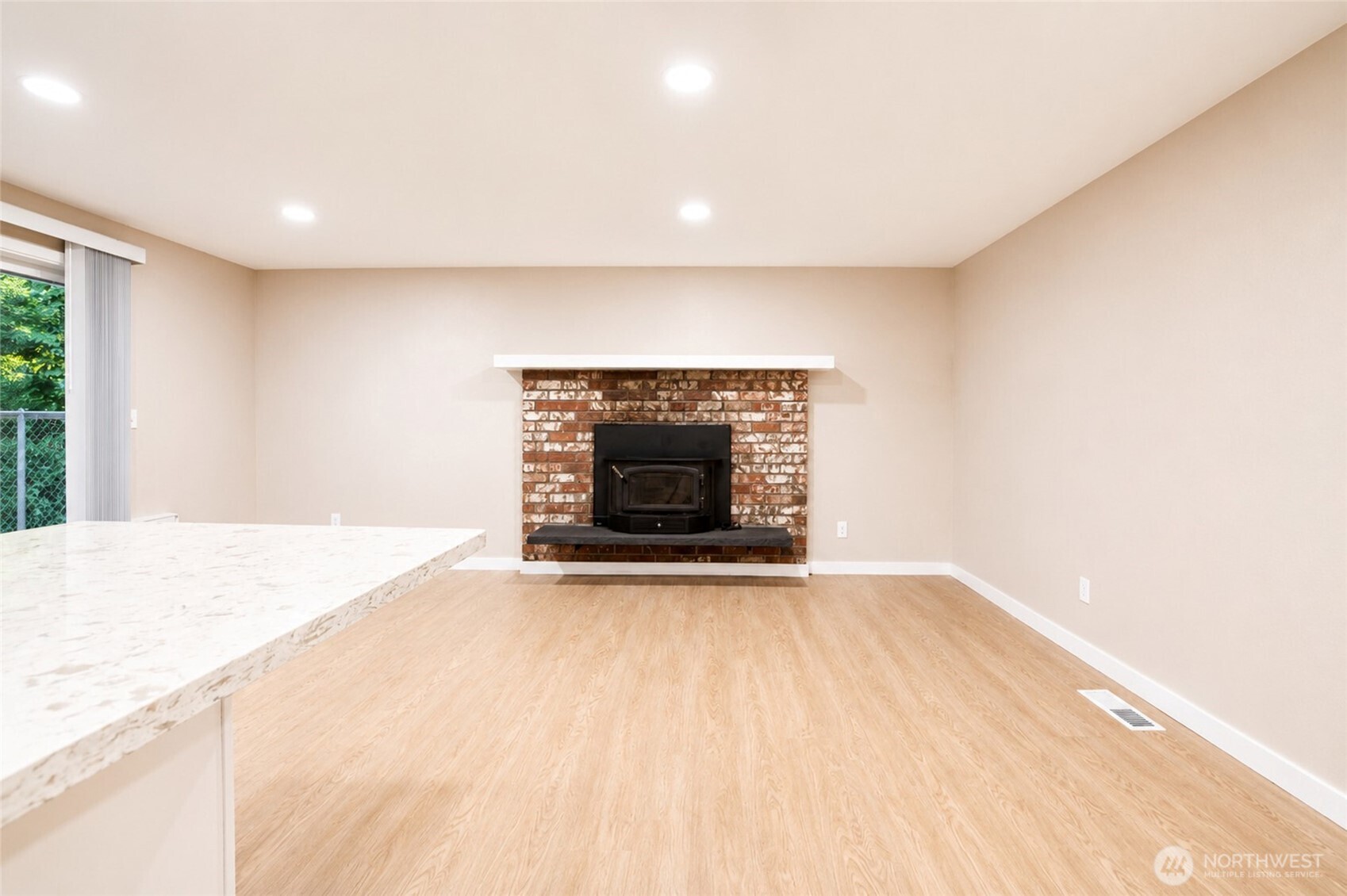 6720 Alder Glen Drive Property Photo 9