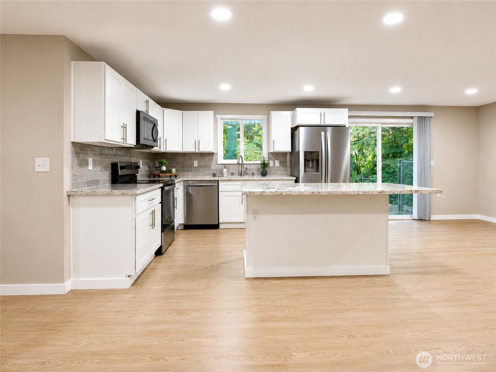 6720 Alder Glen Drive Property Photo 10