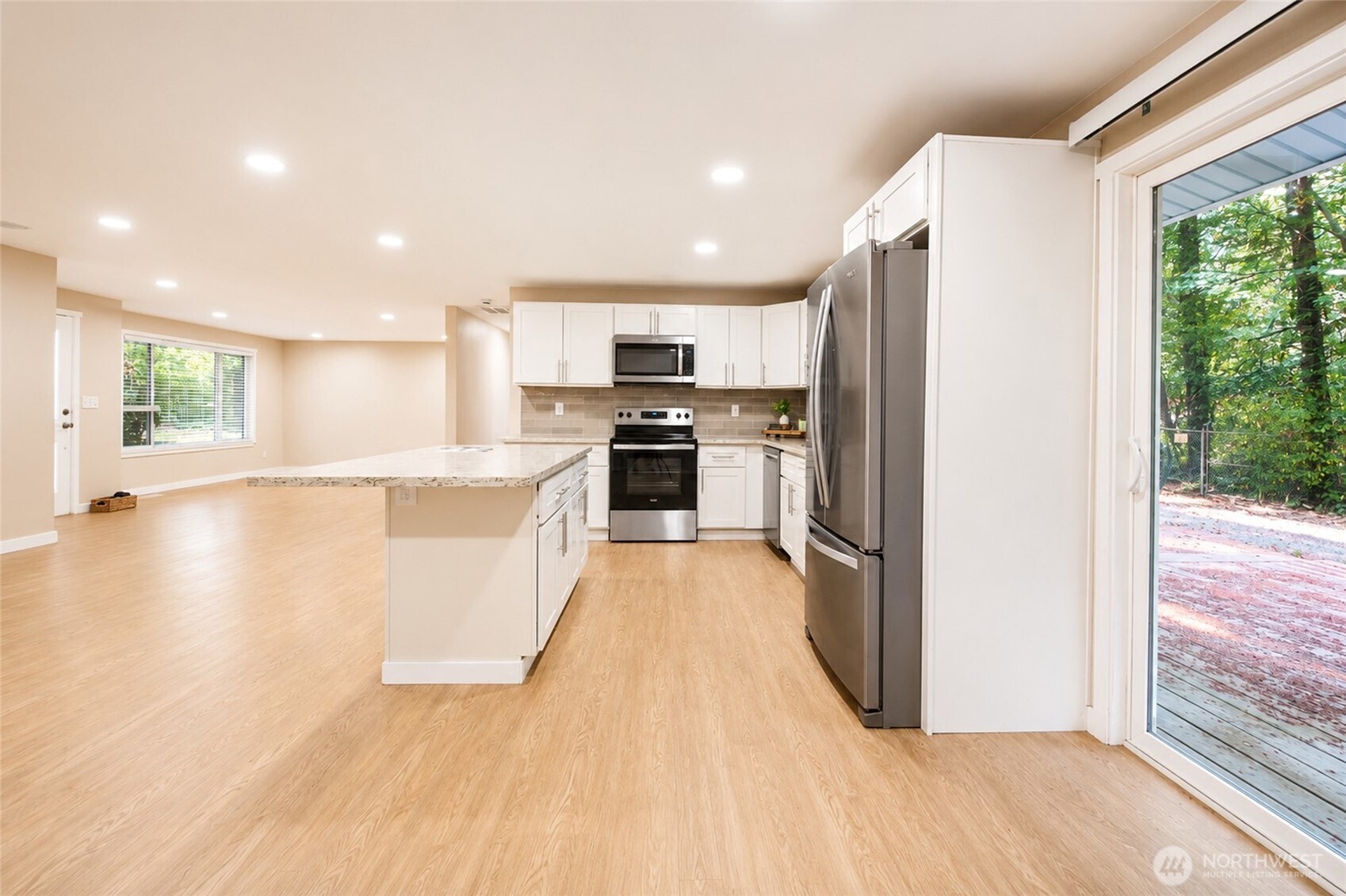 6720 Alder Glen Drive Property Photo 11