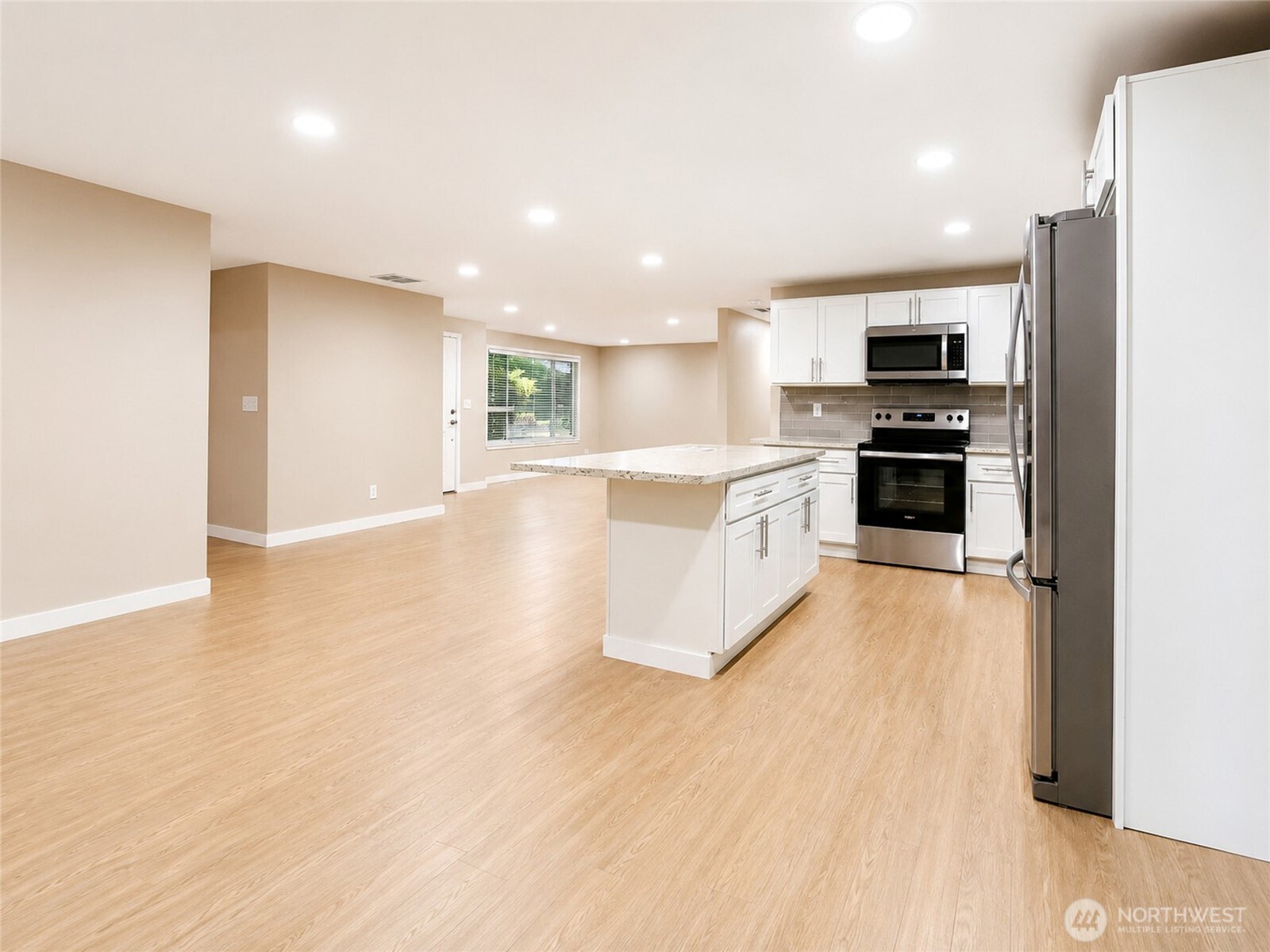 6720 Alder Glen Drive Property Photo 12