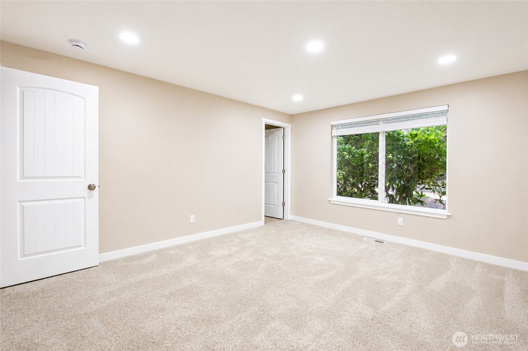 6720 Alder Glen Drive Property Photo 19