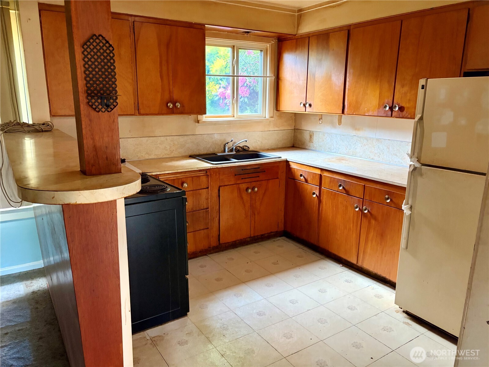 605 Morris Avenue Property Photo 2