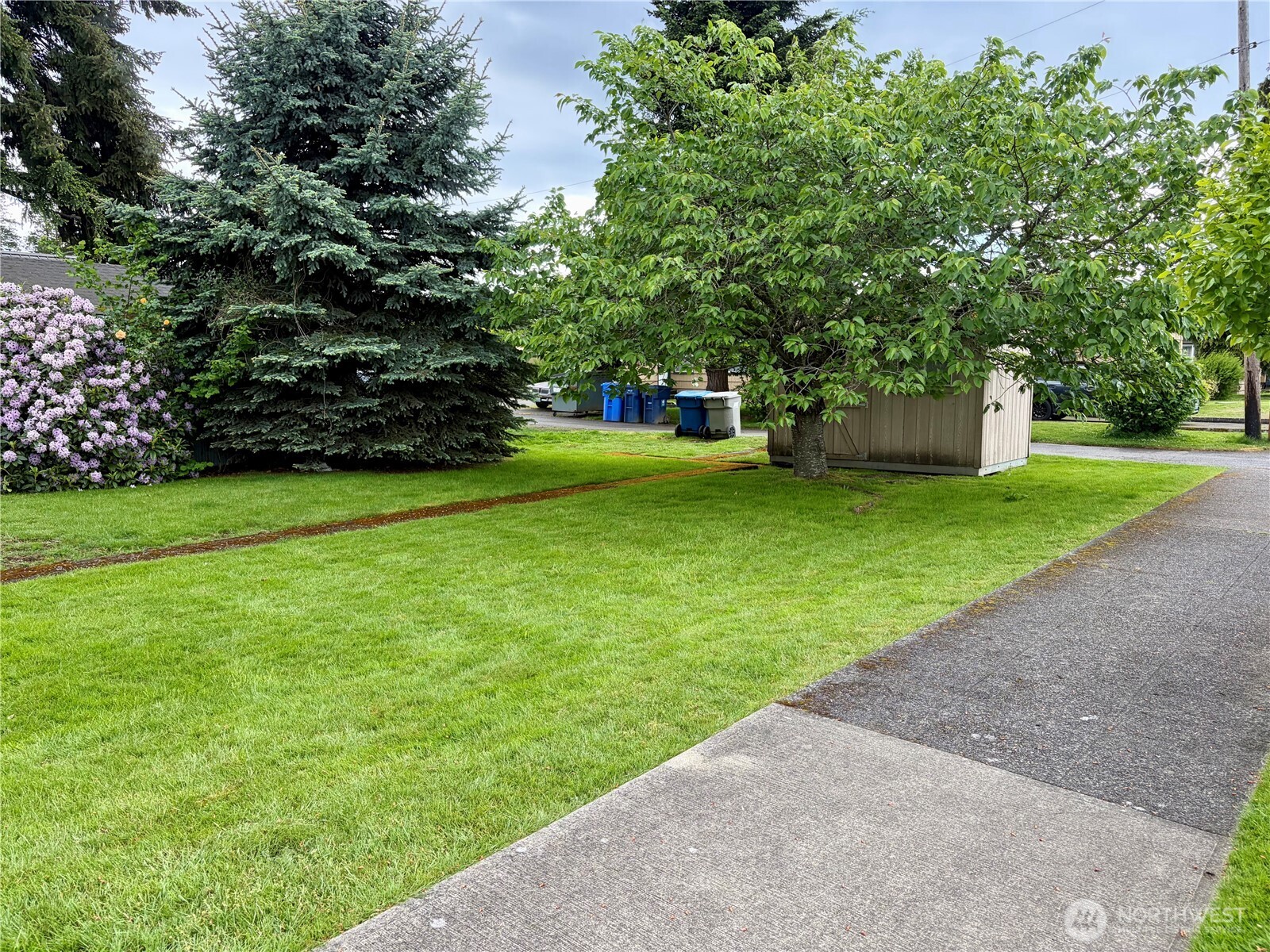 605 Morris Avenue Property Photo 3