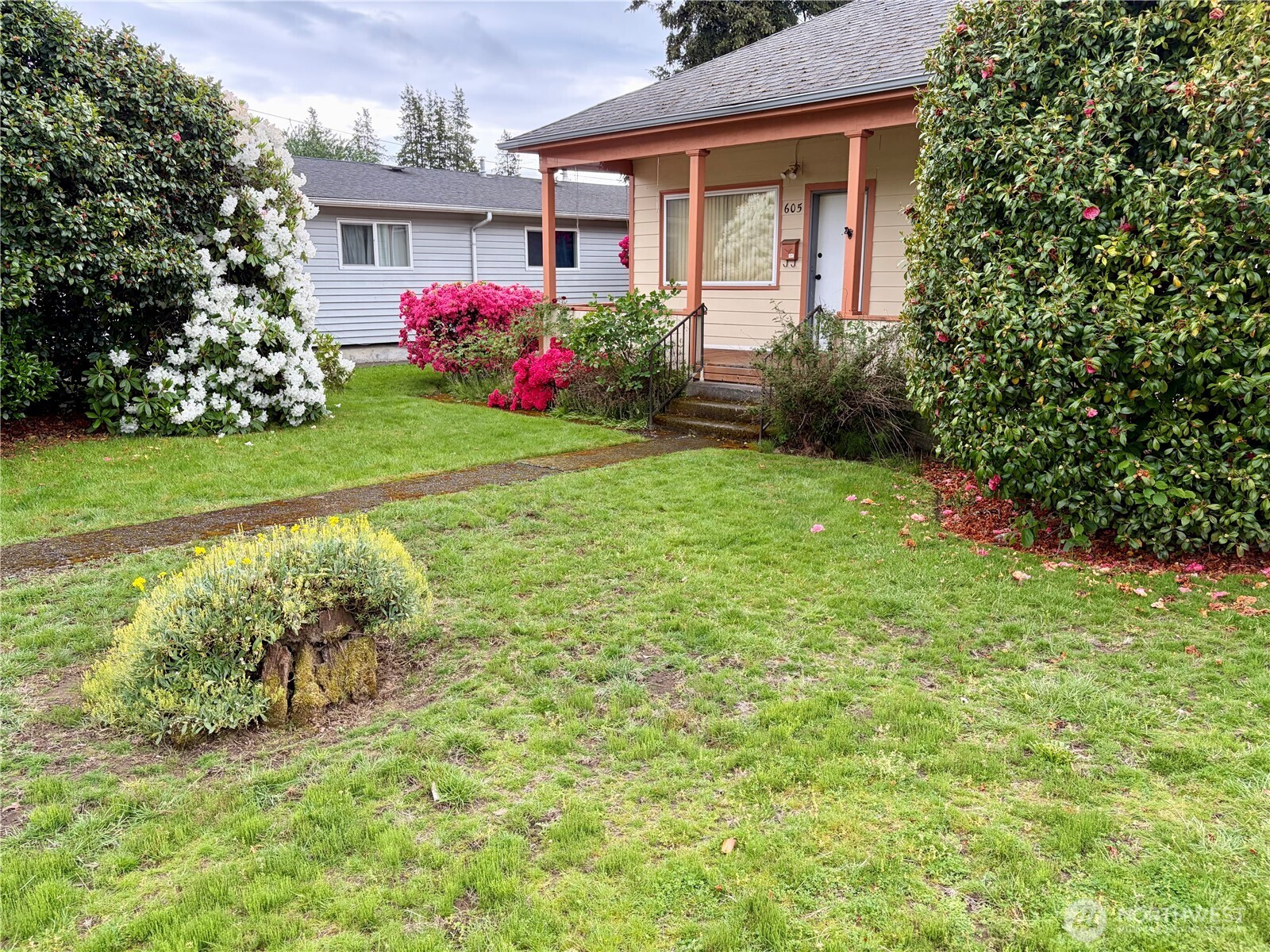 605 Morris Avenue Property Photo 25
