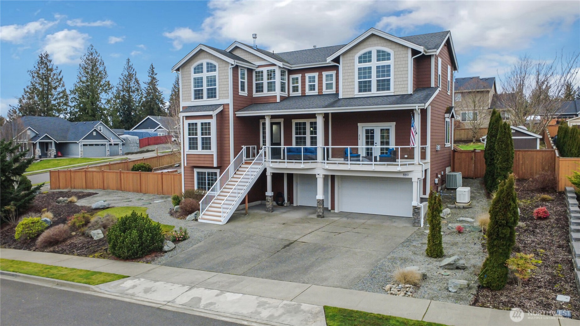 889 Lund Street Property Photo 1