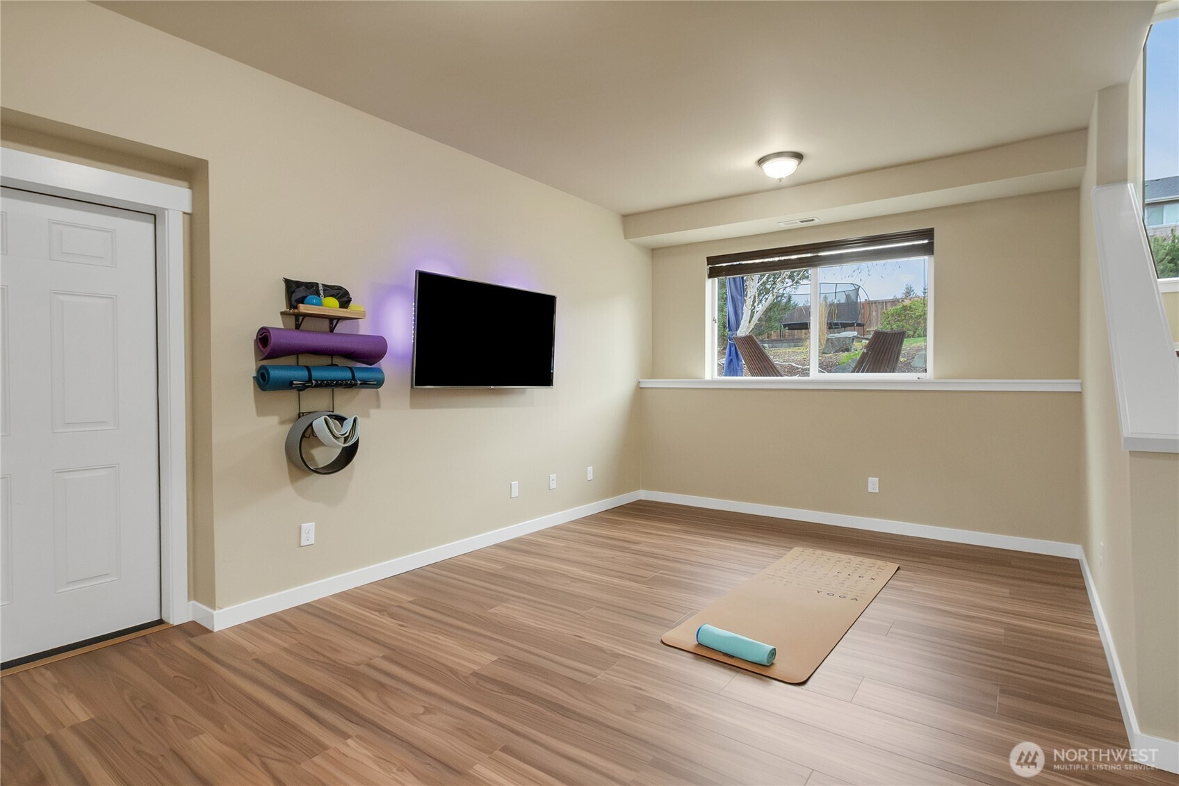 889 Lund Street Property Photo 16