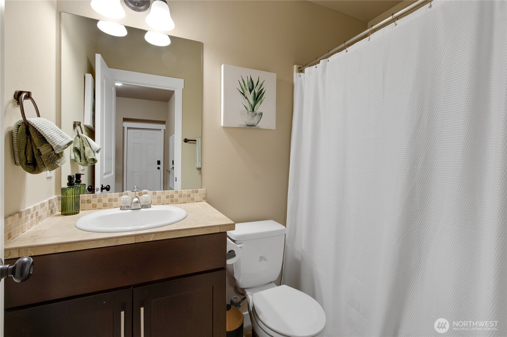 889 Lund Street Property Photo 17
