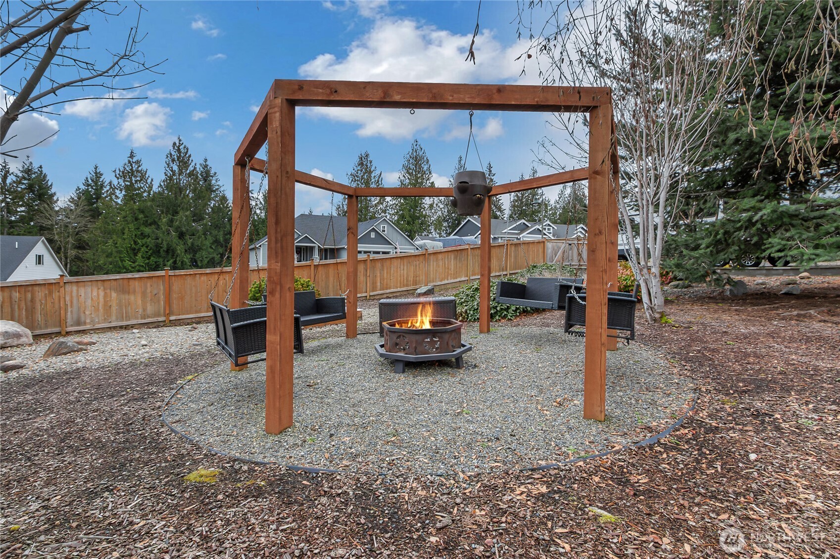 889 Lund Street Property Photo 20