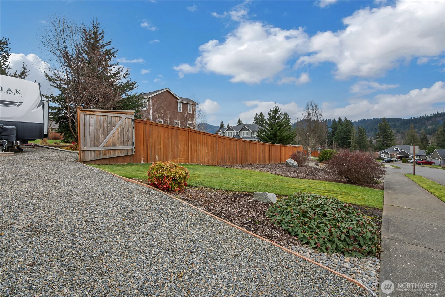 889 Lund Street Property Photo 24