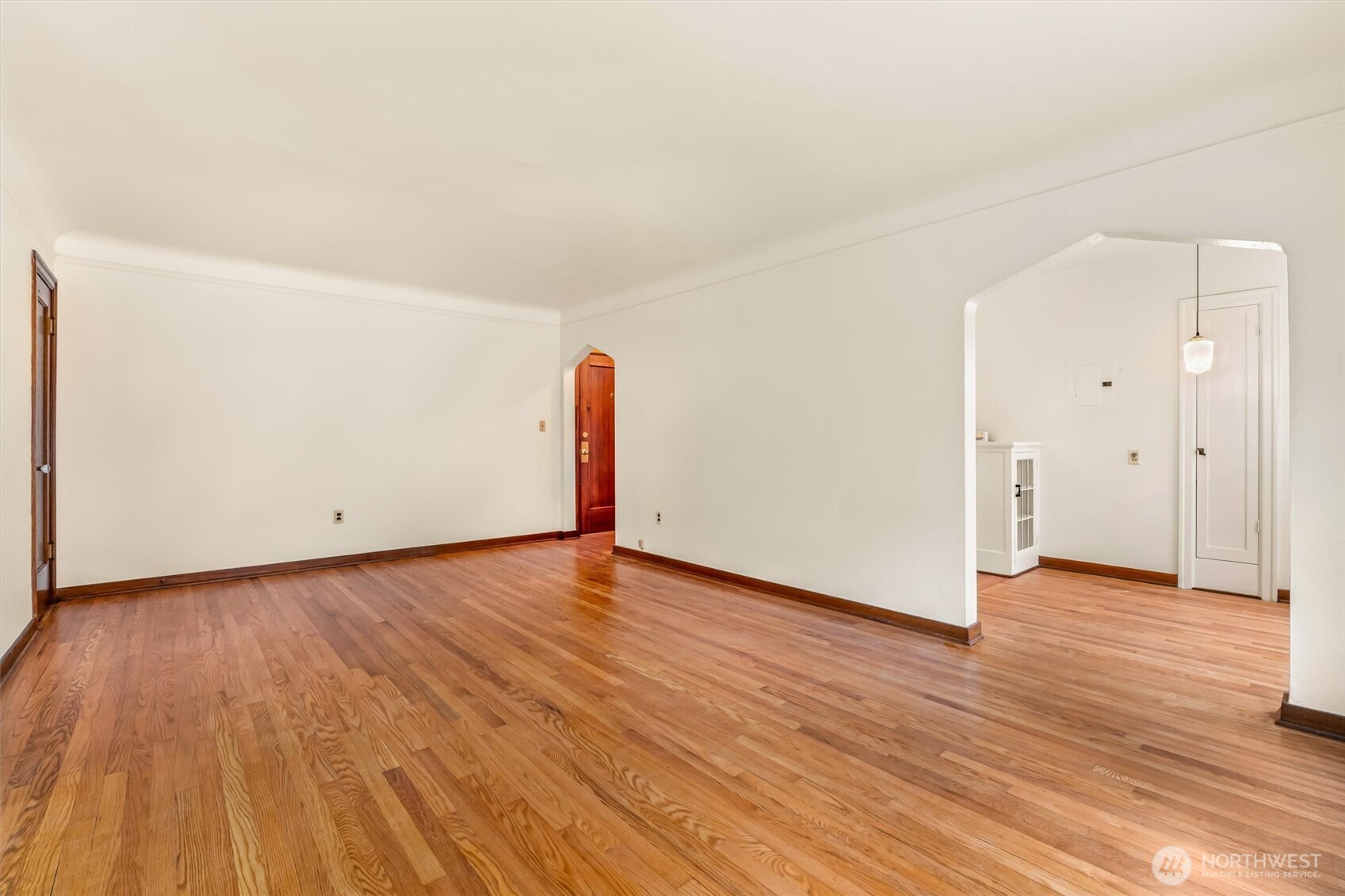 220 W Olympic Place 107 Property Photo 6