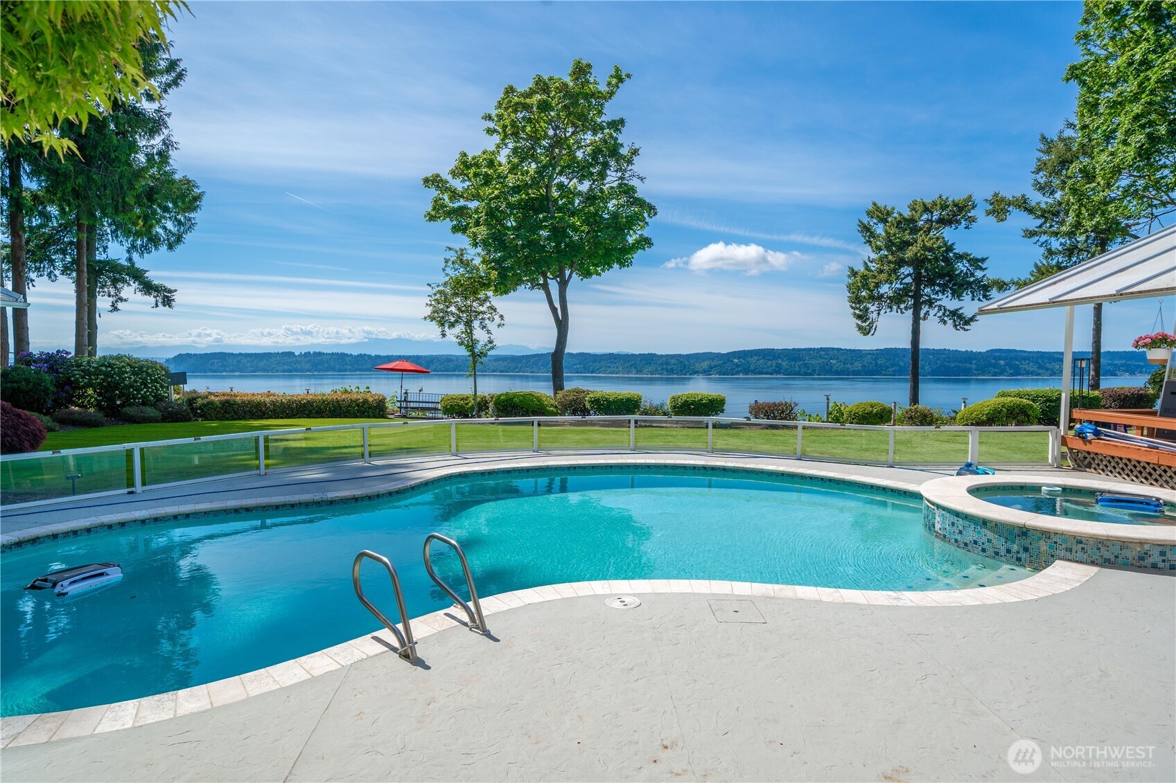 2528561 Property Photo 2