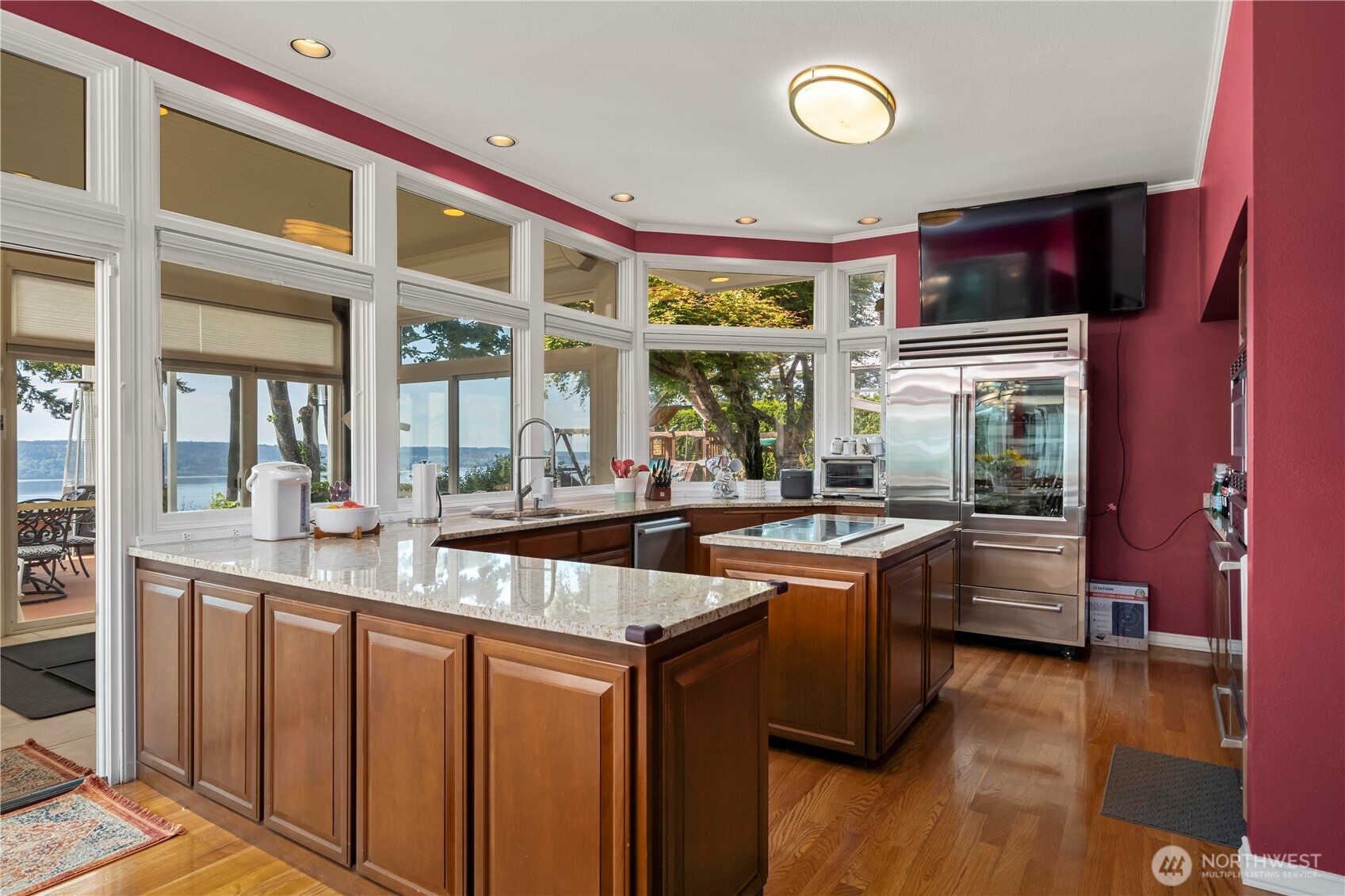 2528561 Property Photo 18