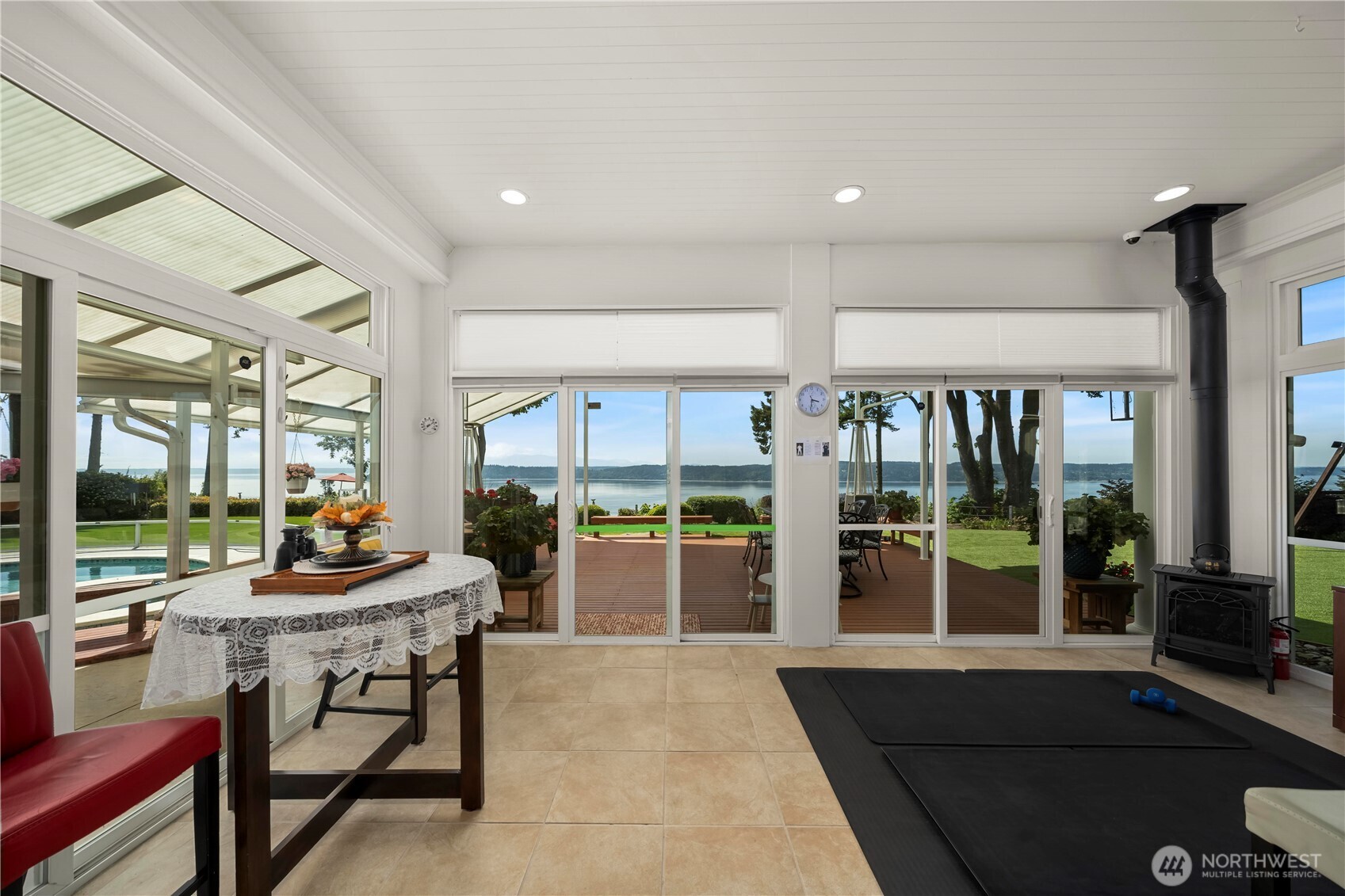 2528561 Property Photo 23