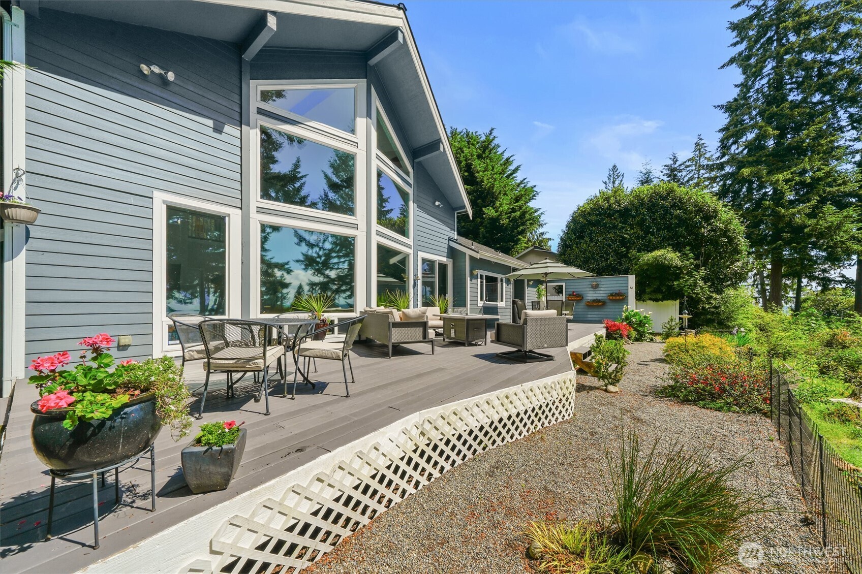 10823 Seaview Drive Property Photo 4