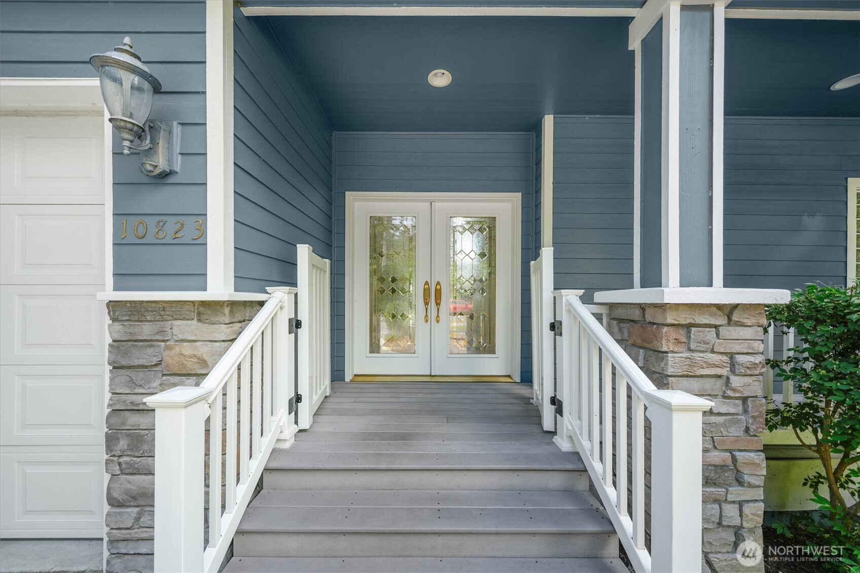 10823 Seaview Drive Property Photo 6