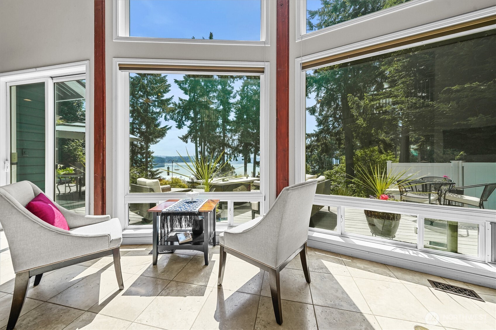 10823 Seaview Drive Property Photo 13
