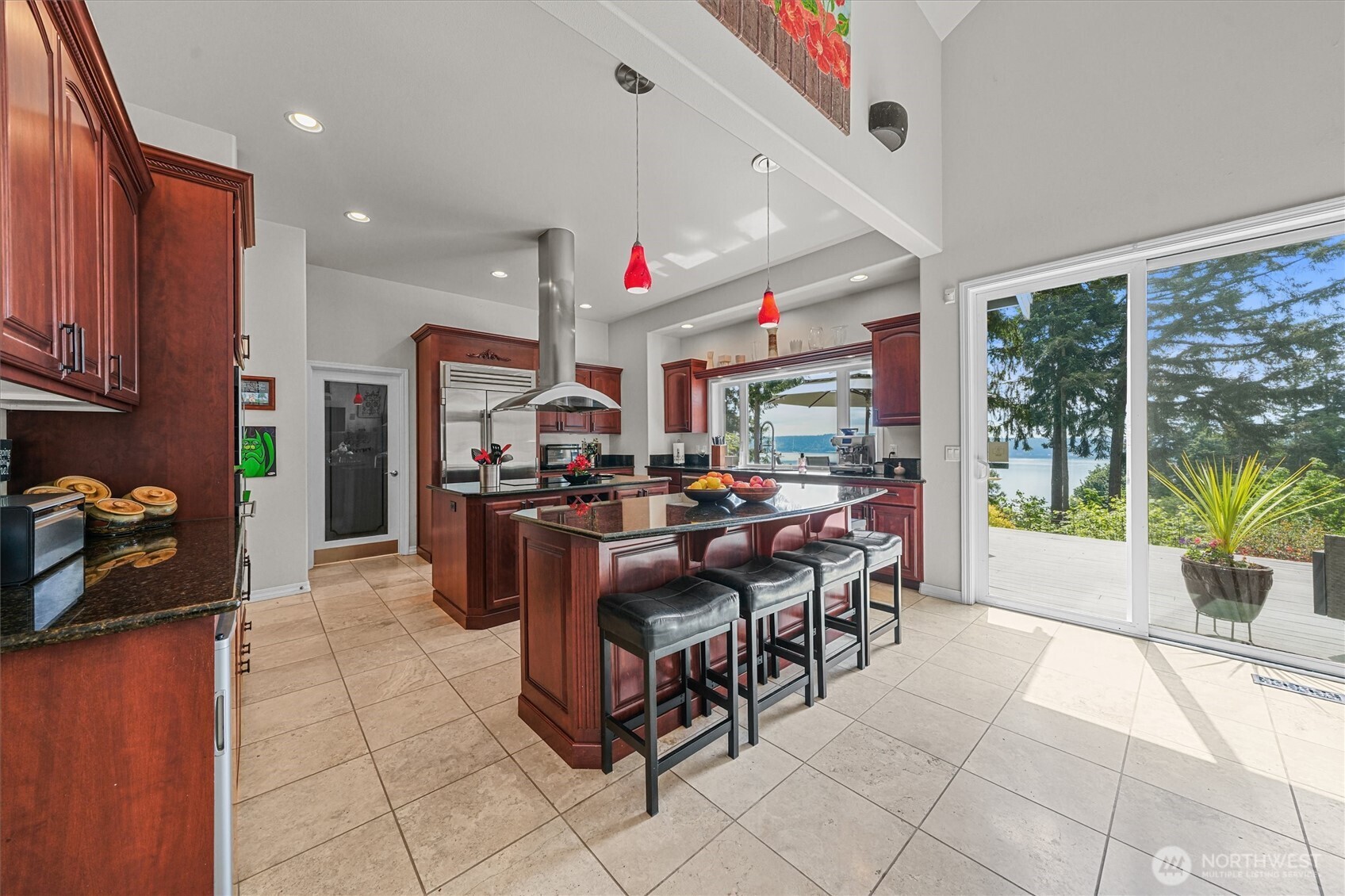 10823 Seaview Drive Property Photo 15