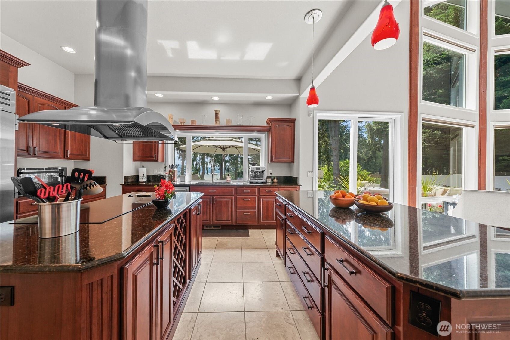 10823 Seaview Drive Property Photo 16