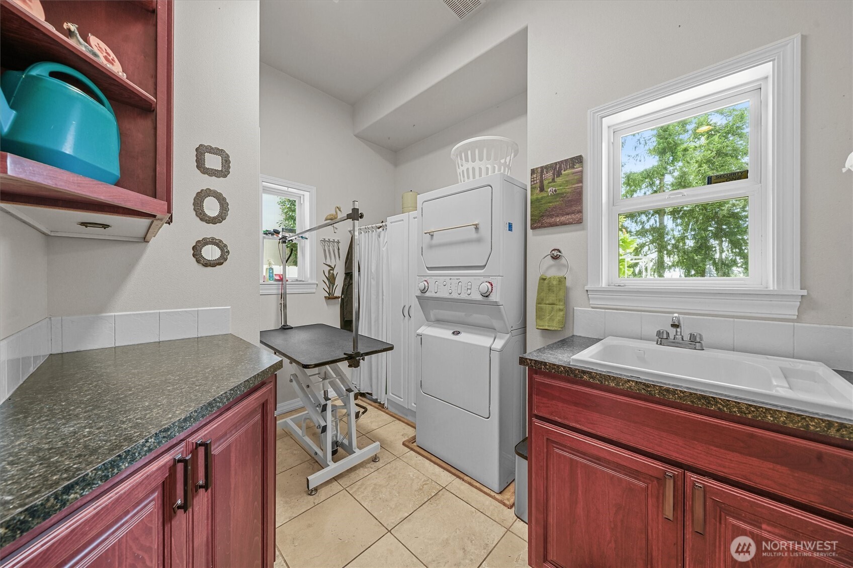 10823 Seaview Drive Property Photo 21