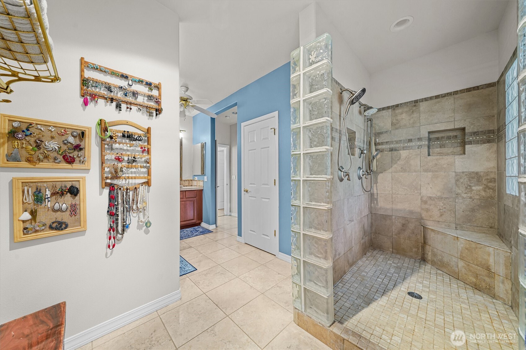 10823 Seaview Drive Property Photo 26