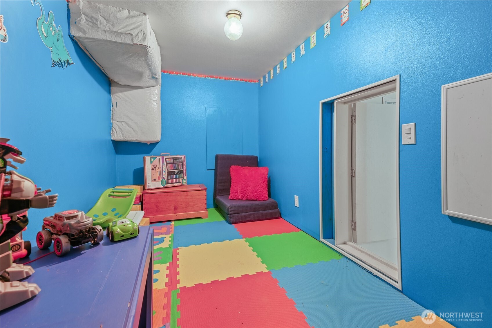 10823 Seaview Drive Property Photo 34