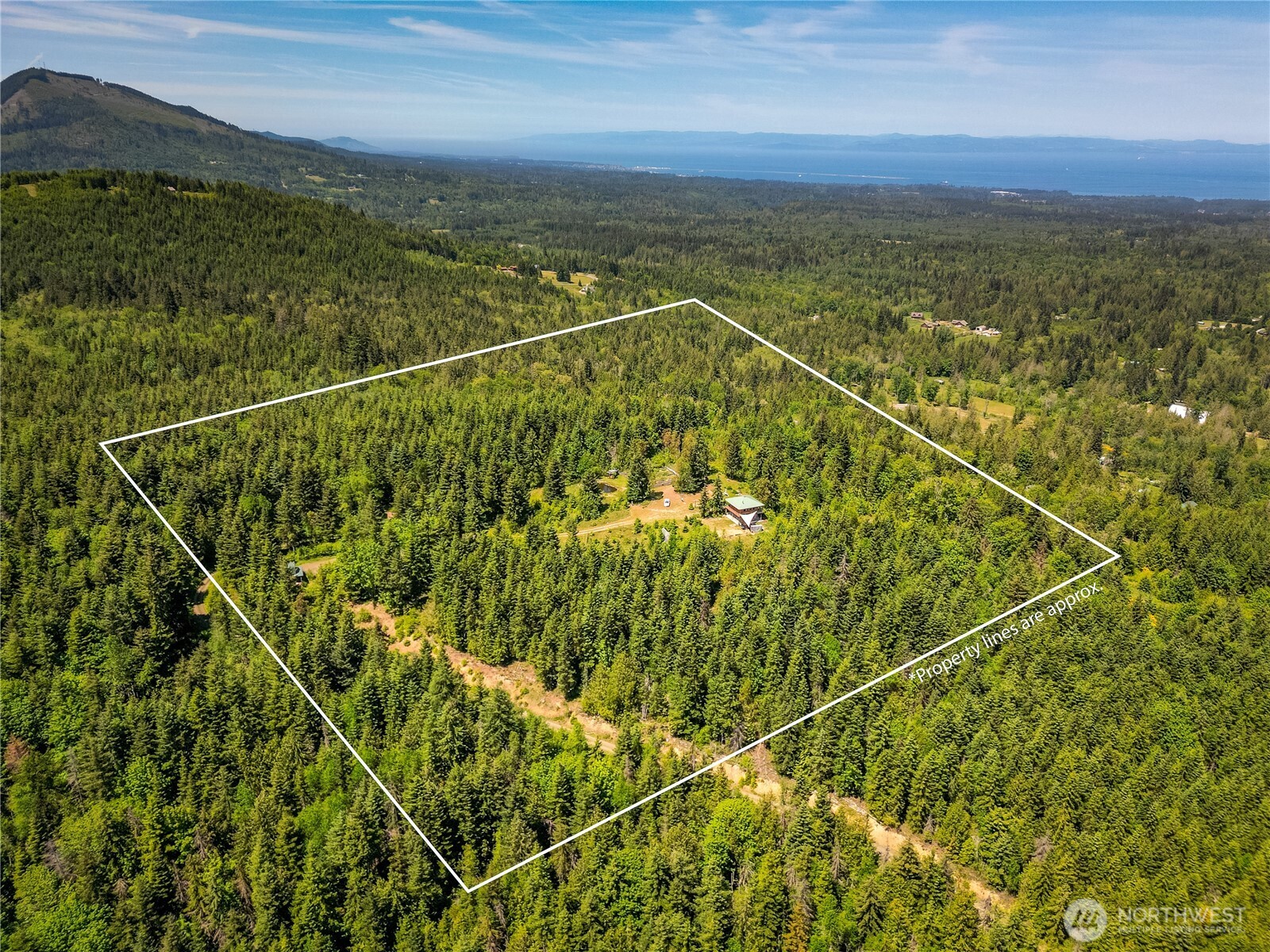 1648 Township Line Road Property Photo 4