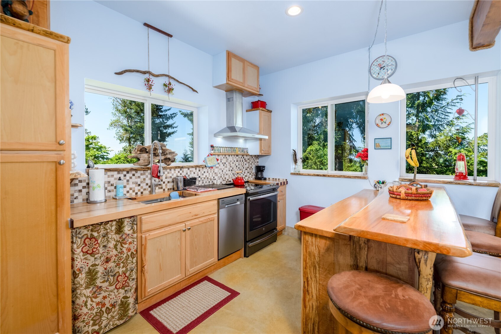 1648 Township Line Road Property Photo 8