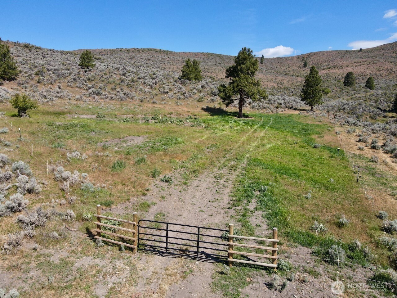 4 Xx Secret Canyon Road Property Photo 3