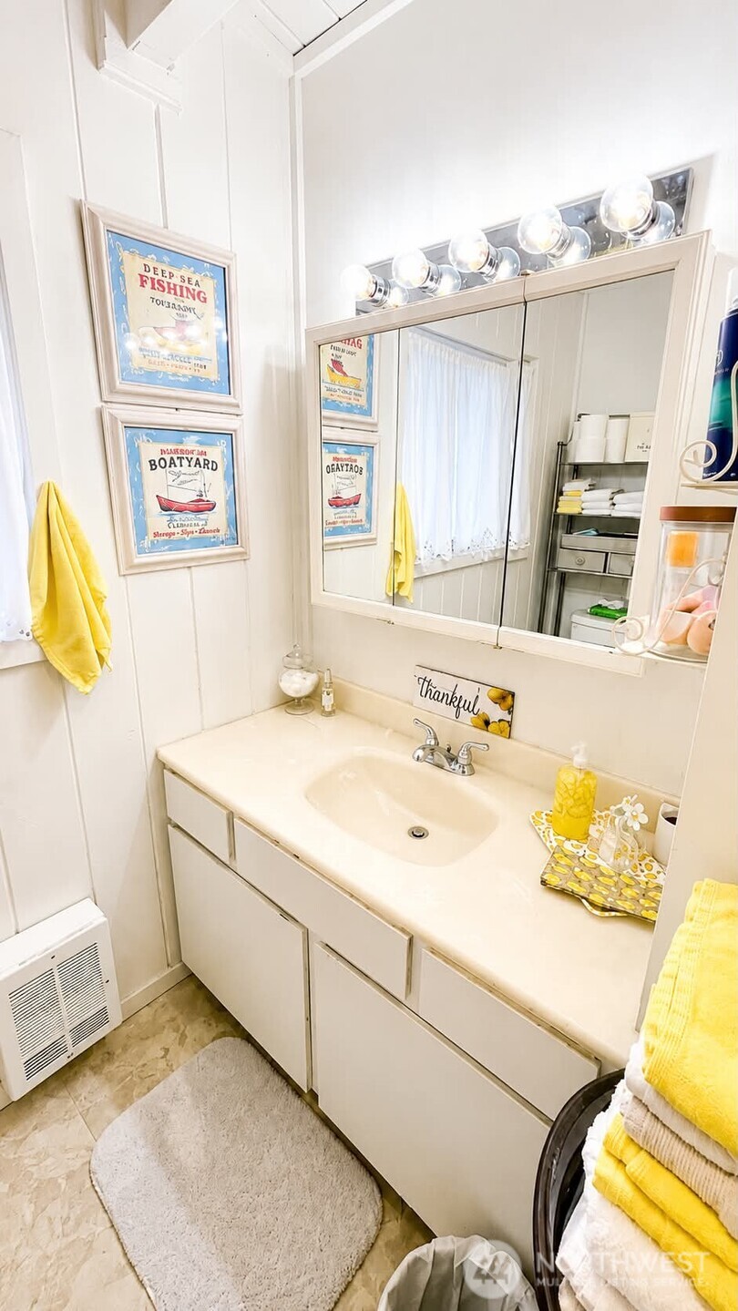 80 E Country Club Drive Property Photo 14