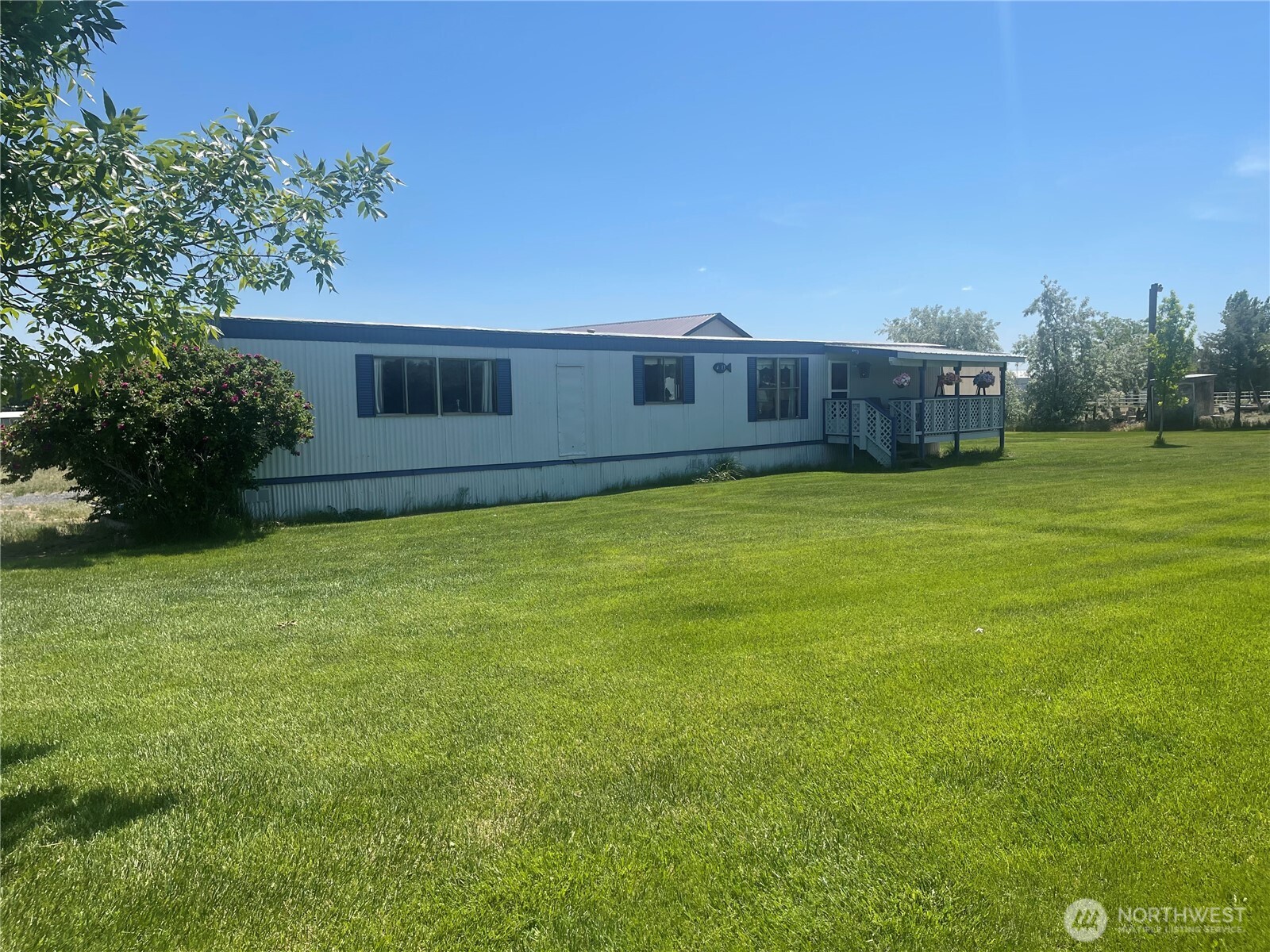 4283 Ne Wenatchee Drive Property Photo 1