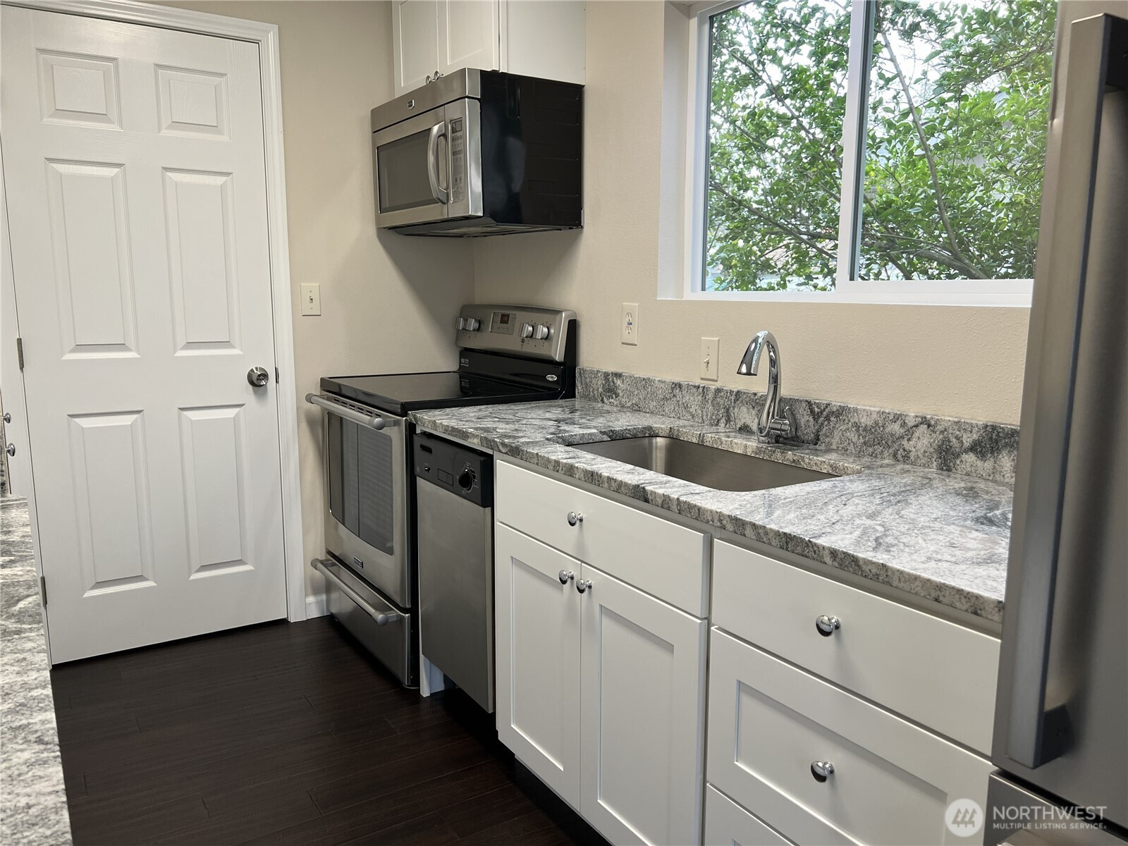 14721 Portland Avenue Property Photo 3