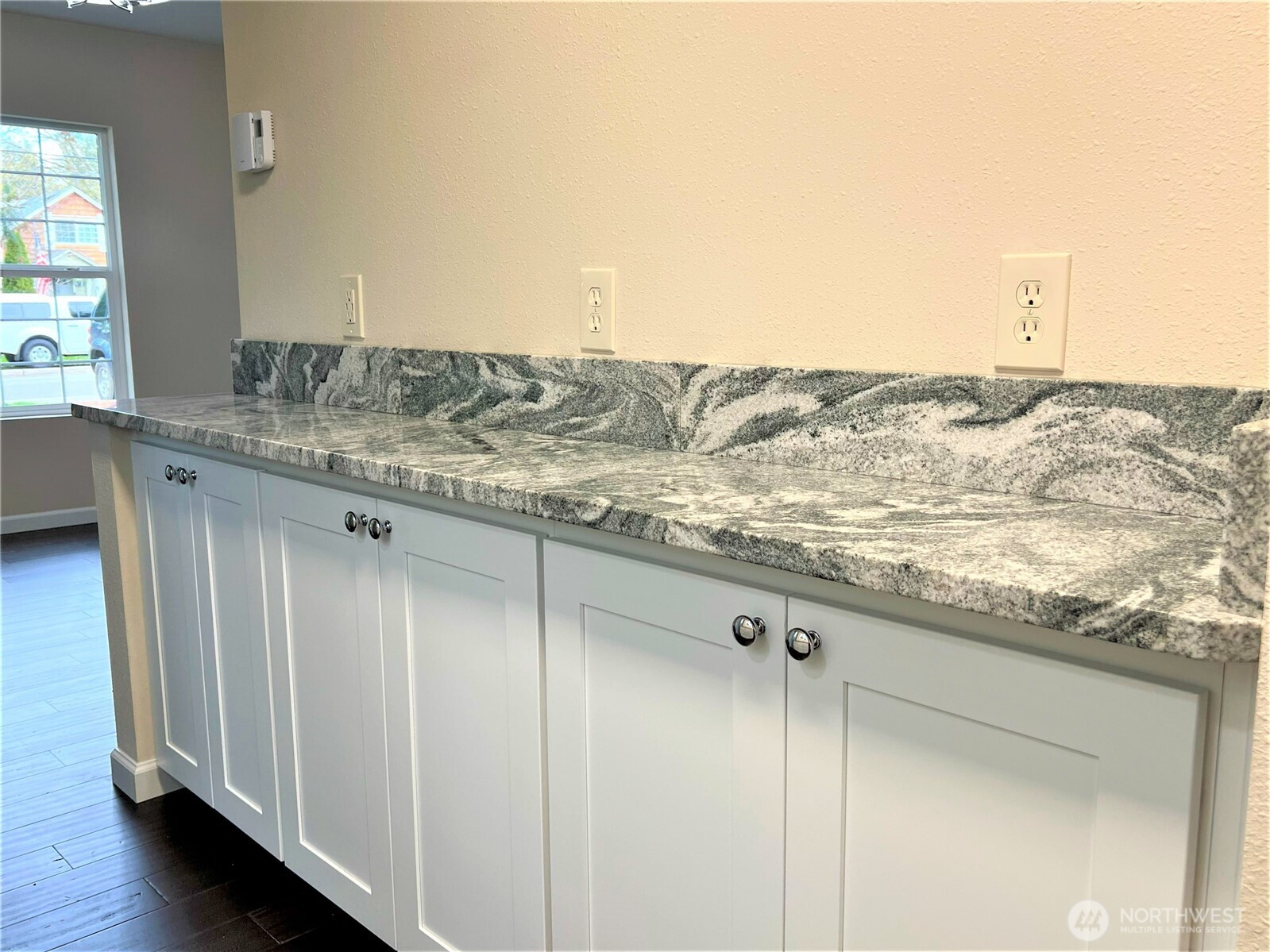 14721 Portland Avenue Property Photo 4