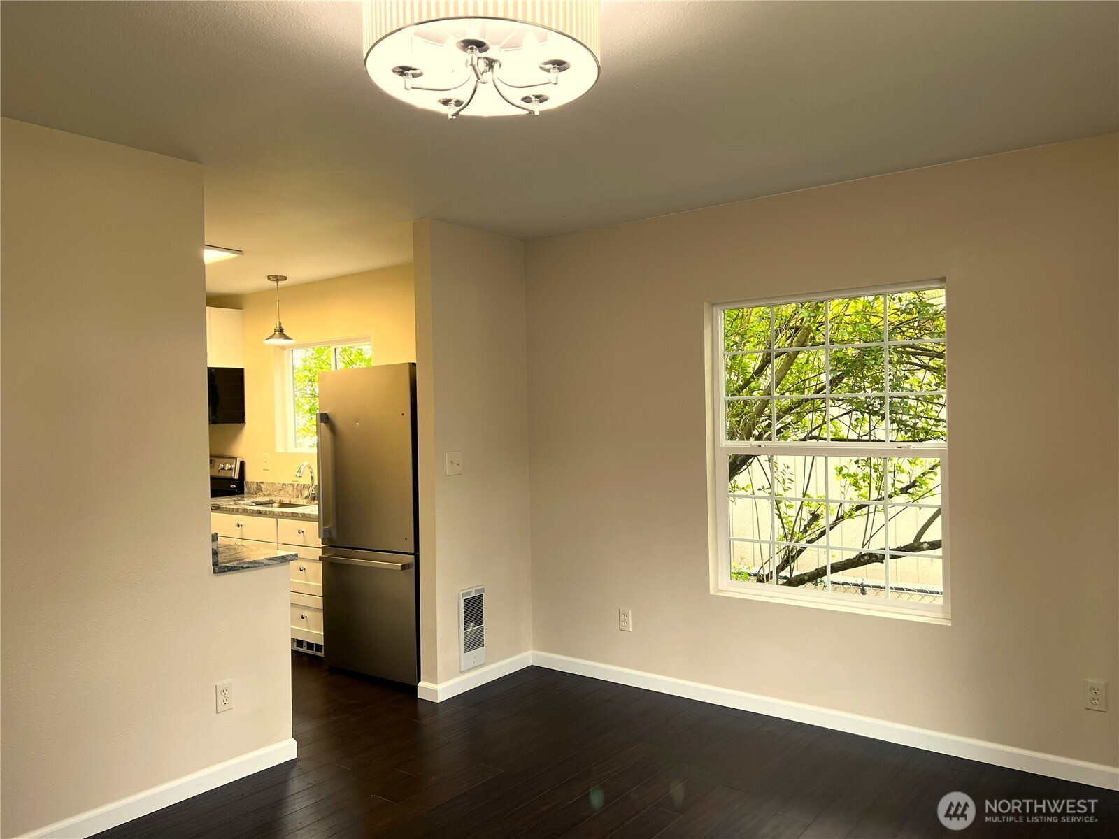 14721 Portland Avenue Property Photo 9