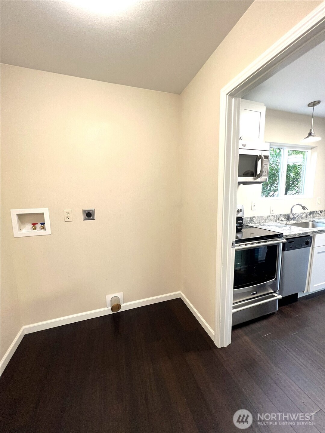 14721 Portland Avenue Property Photo 11