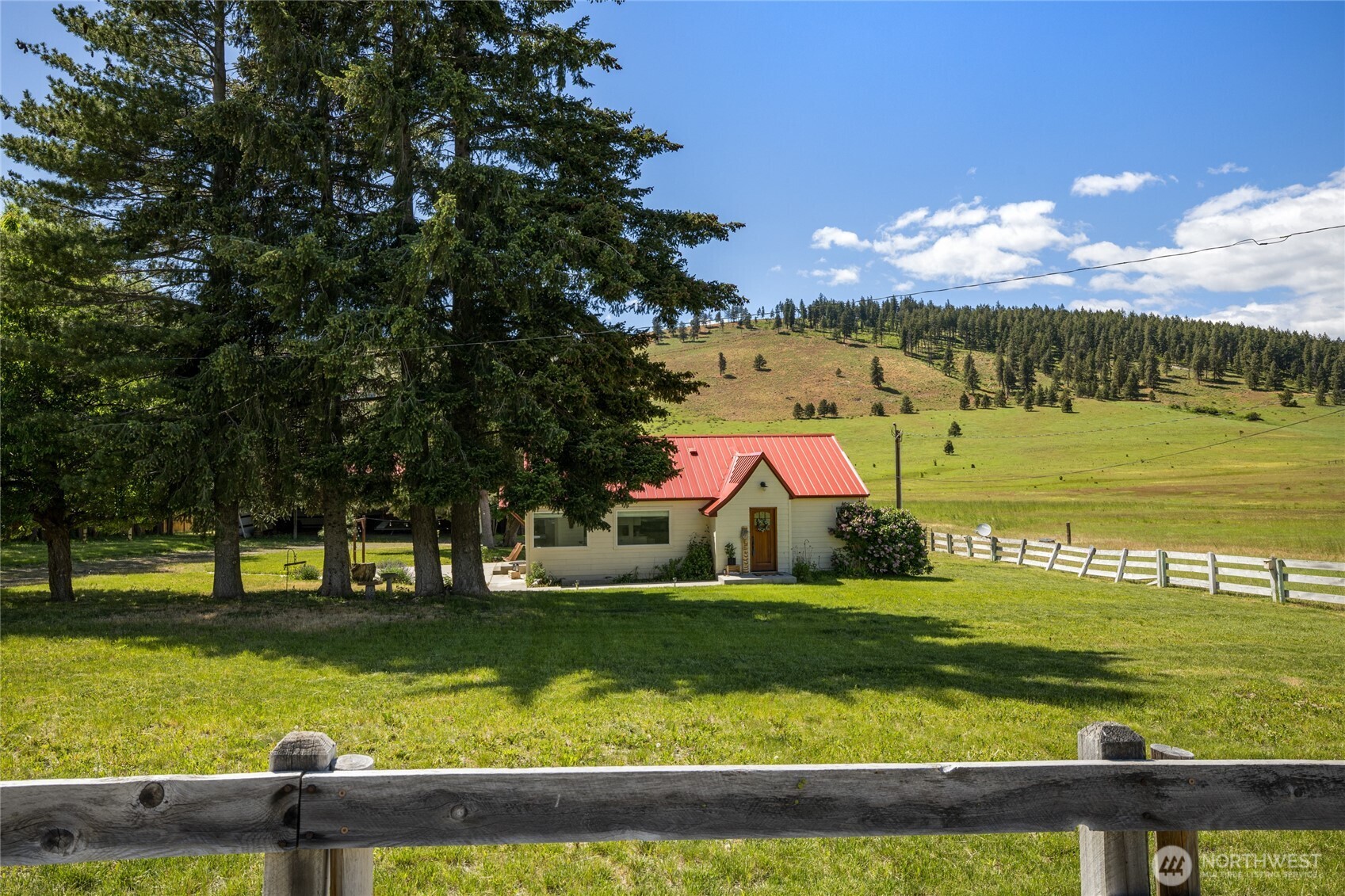 1371 Bettas Road Property Photo 5