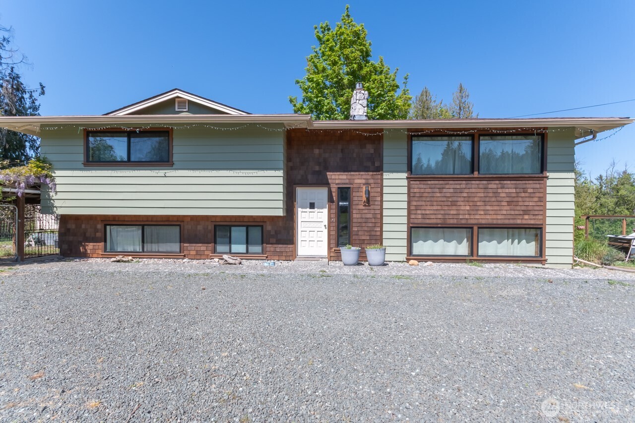 63 E Arnette Road Property Photo 1
