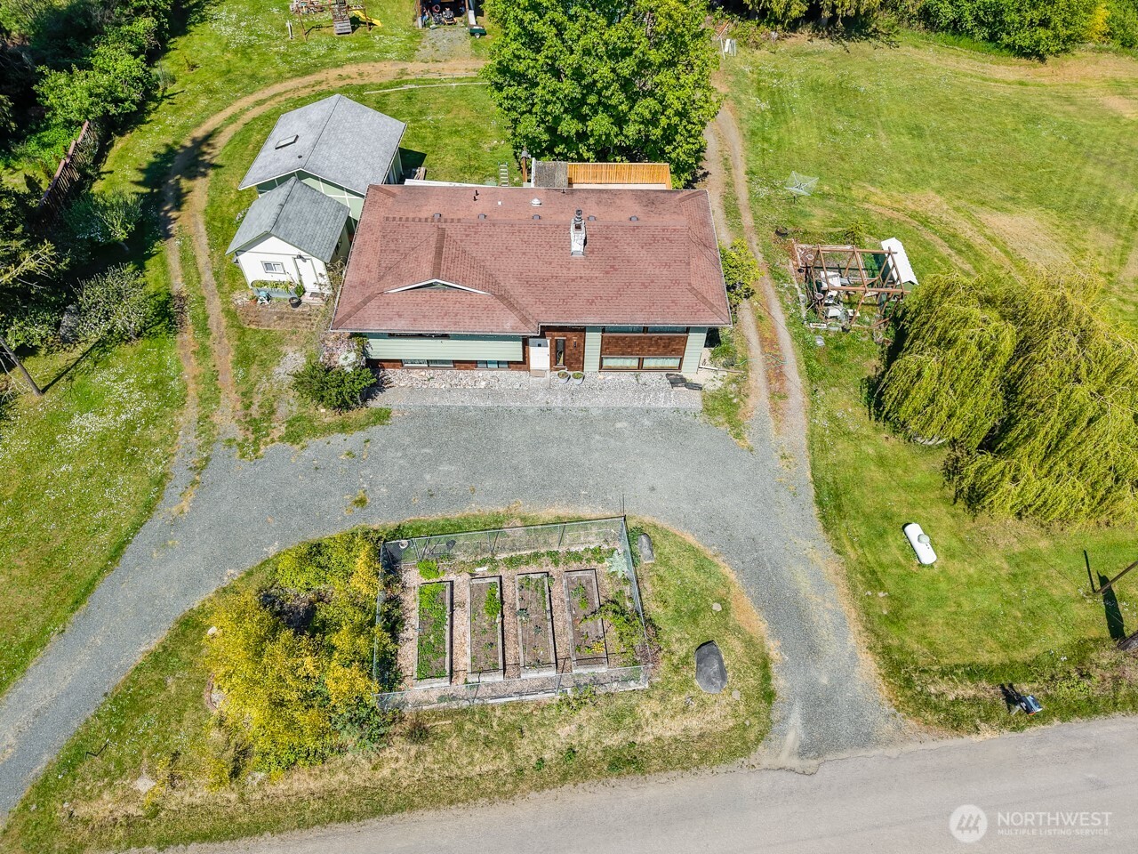 63 E Arnette Road Property Photo 2