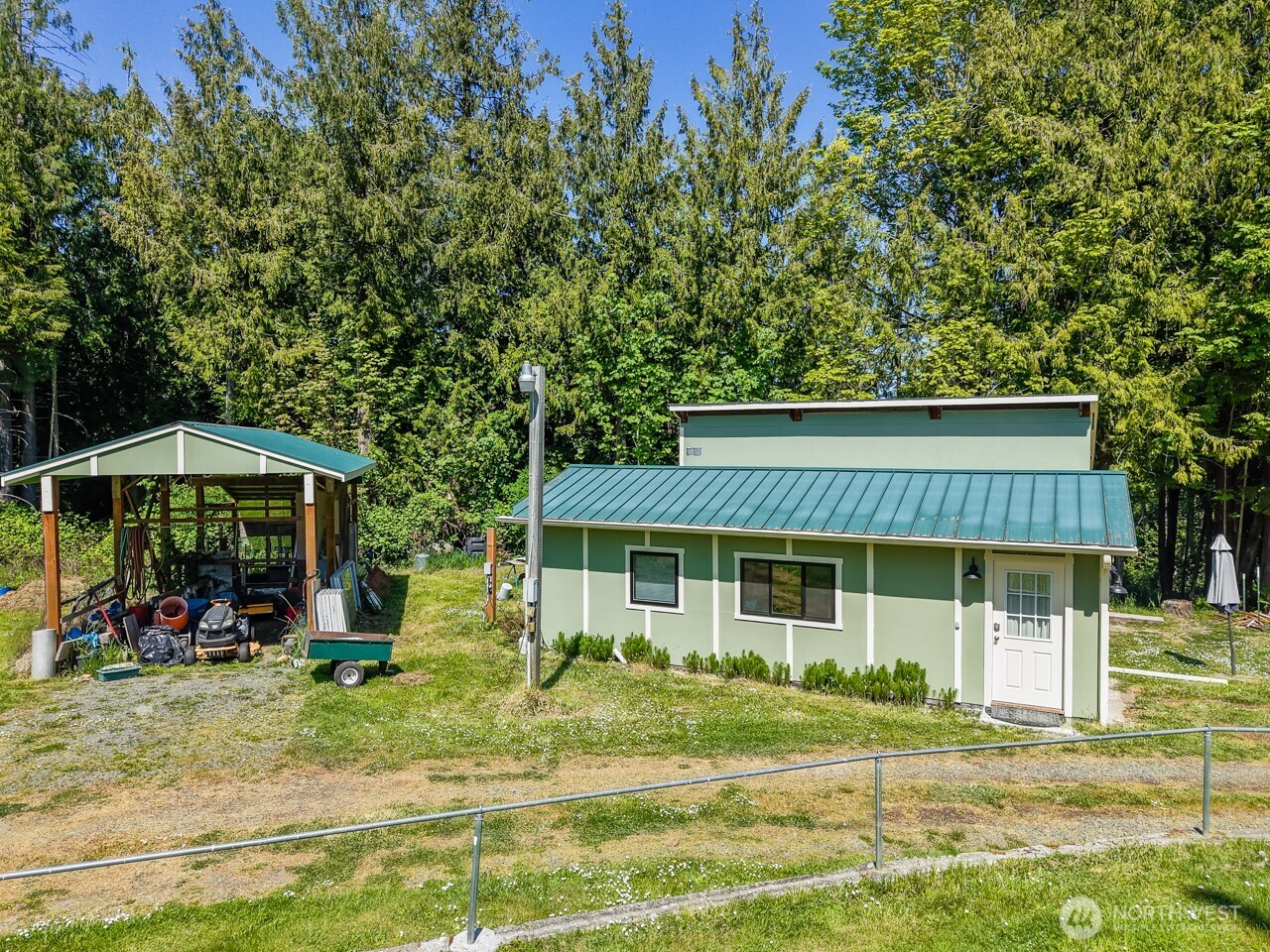 63 E Arnette Road Property Photo 11