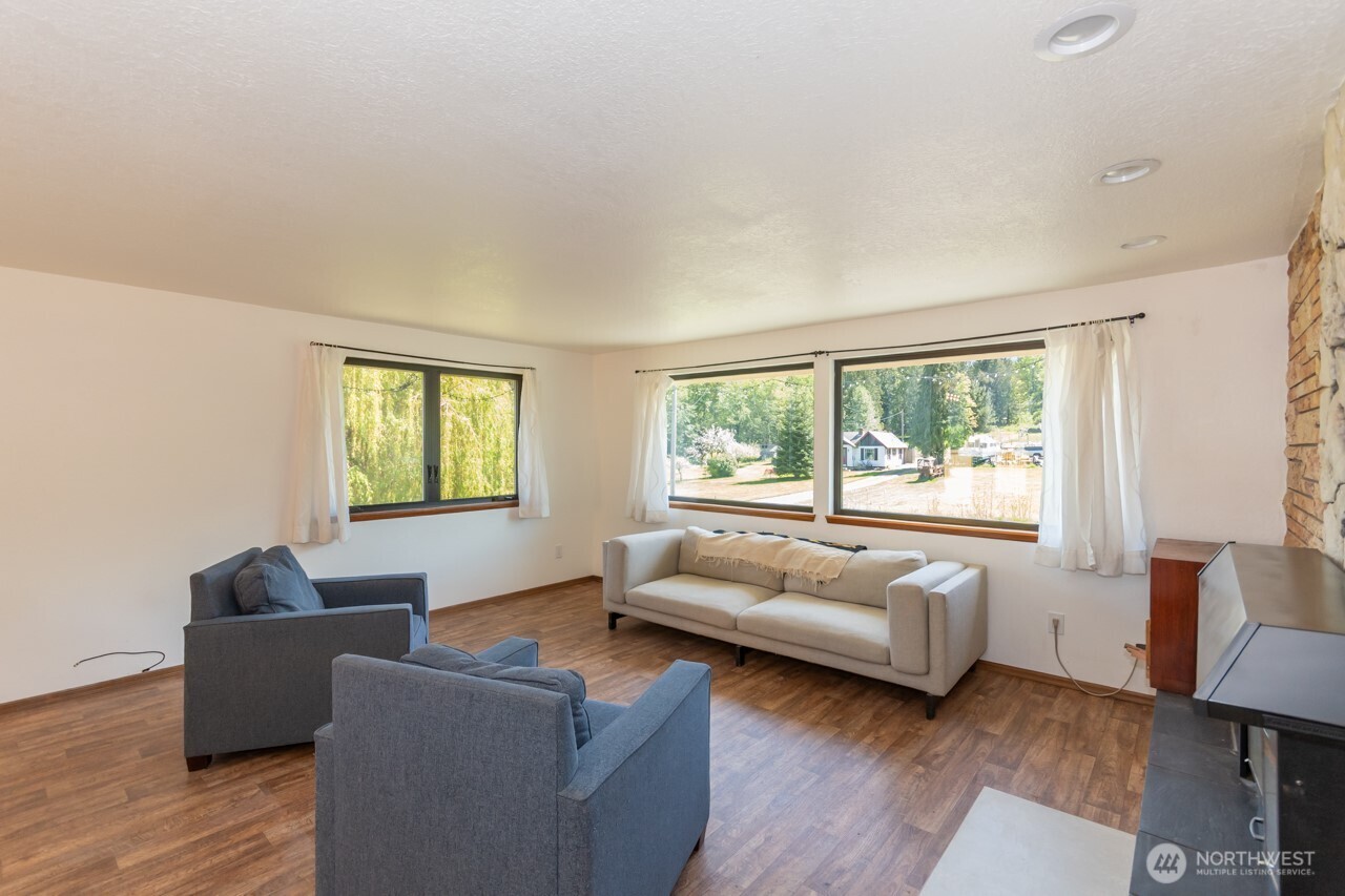 63 E Arnette Road Property Photo 13