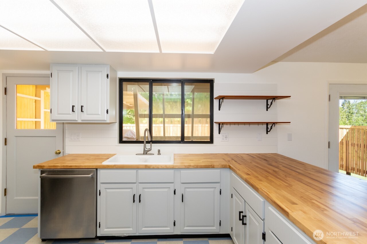 63 E Arnette Road Property Photo 15