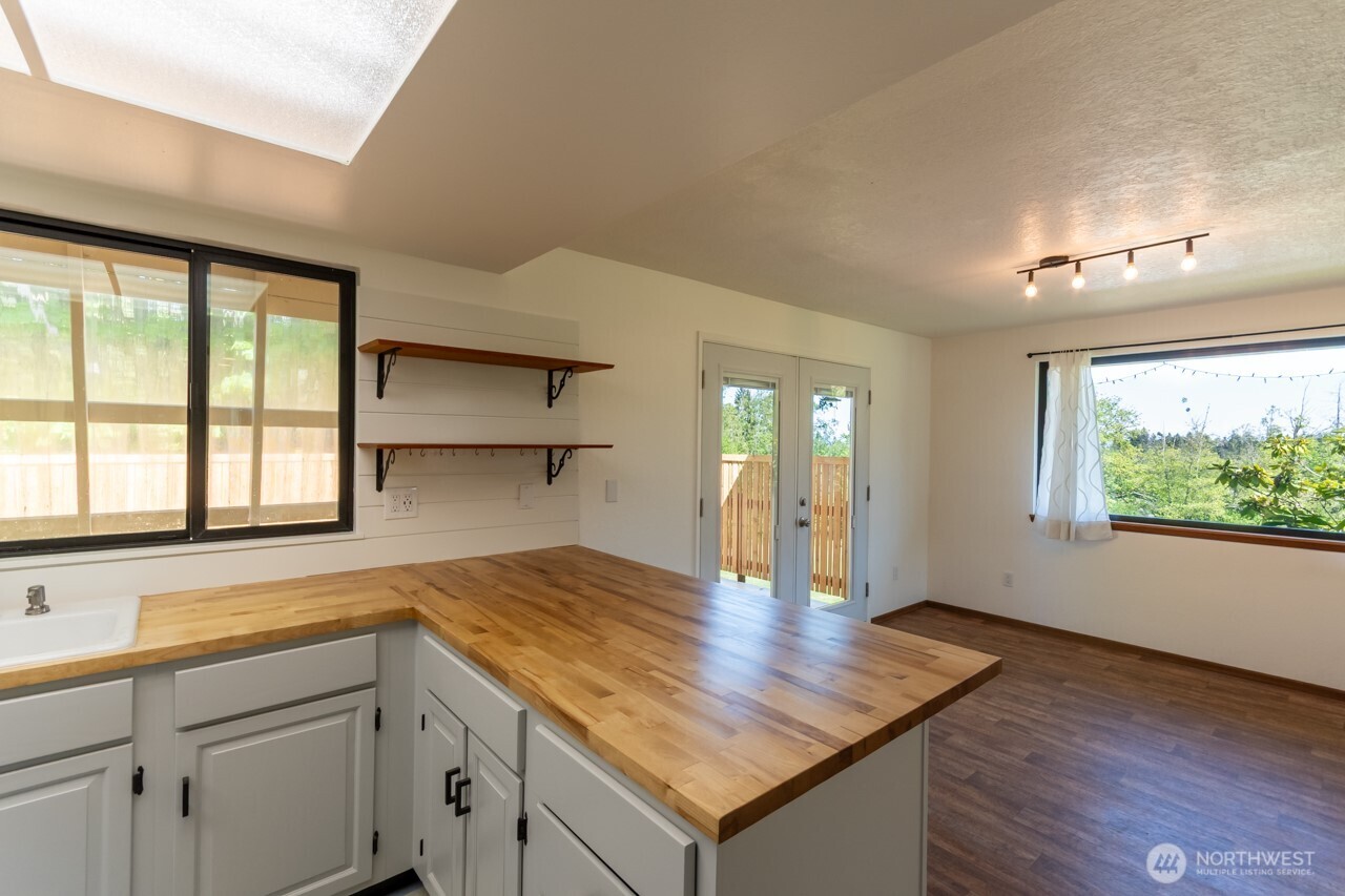 63 E Arnette Road Property Photo 16