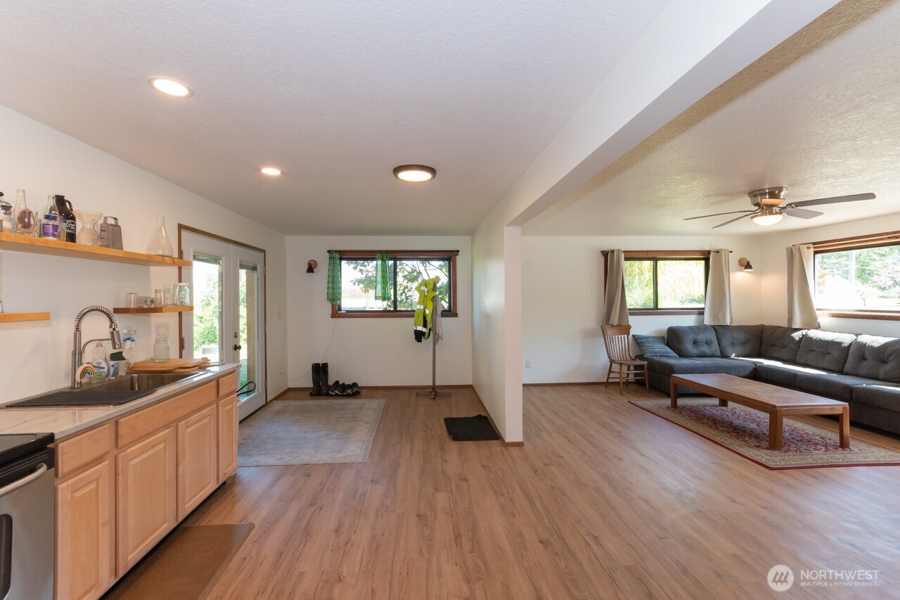 63 E Arnette Road Property Photo 18