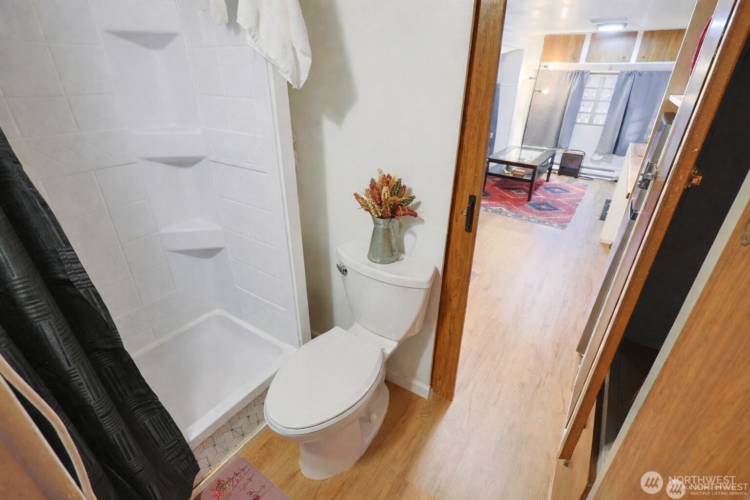 137 Paradise Drive Property Photo 8