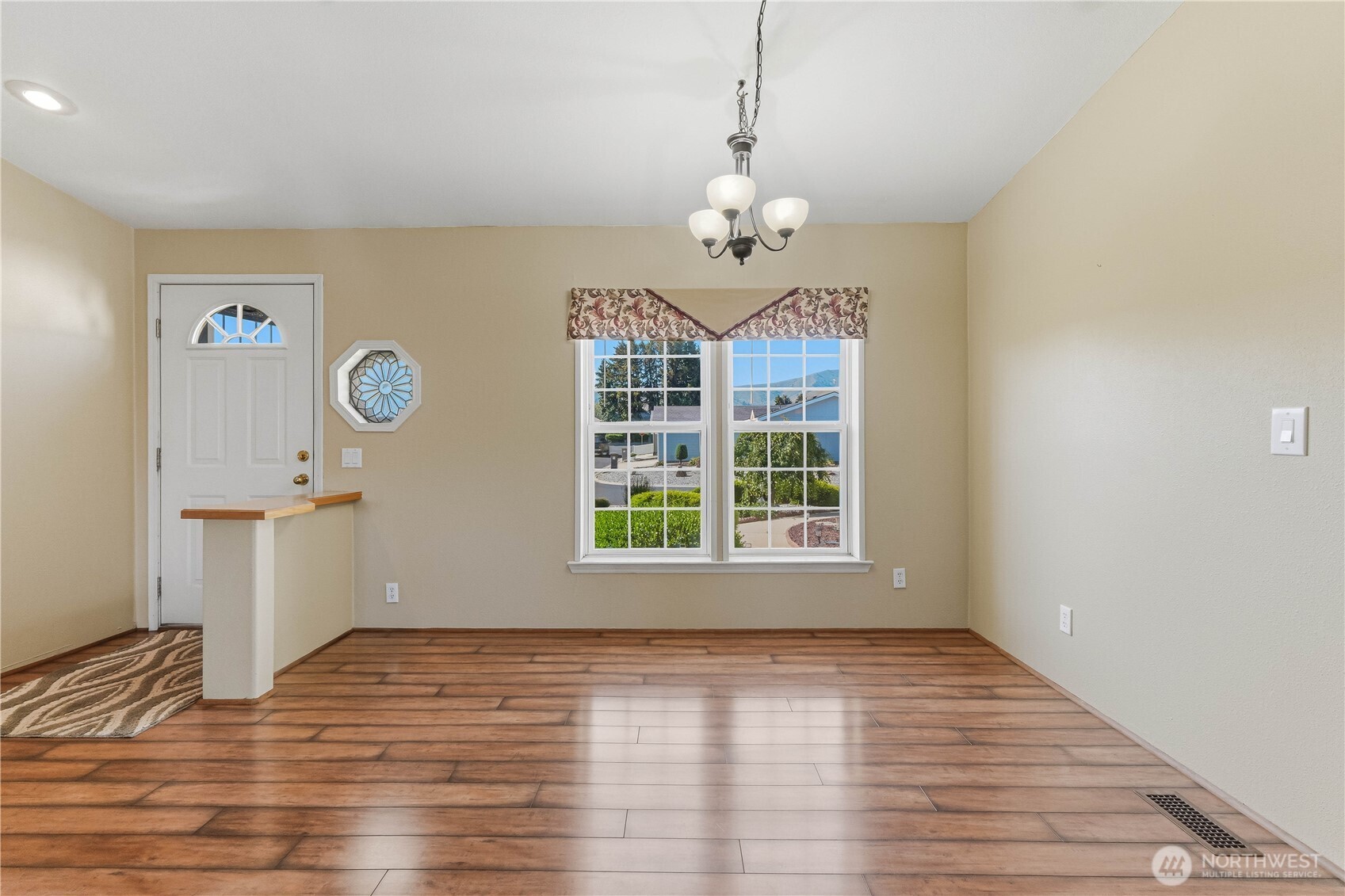 1808 Heritage Drive Property Photo 2
