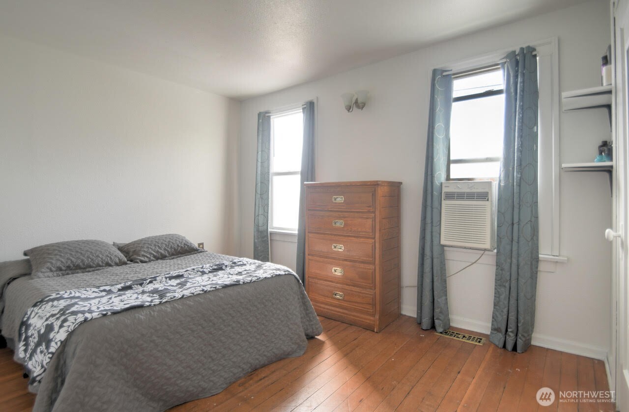 1059 S Market Boulevard Property Photo 11