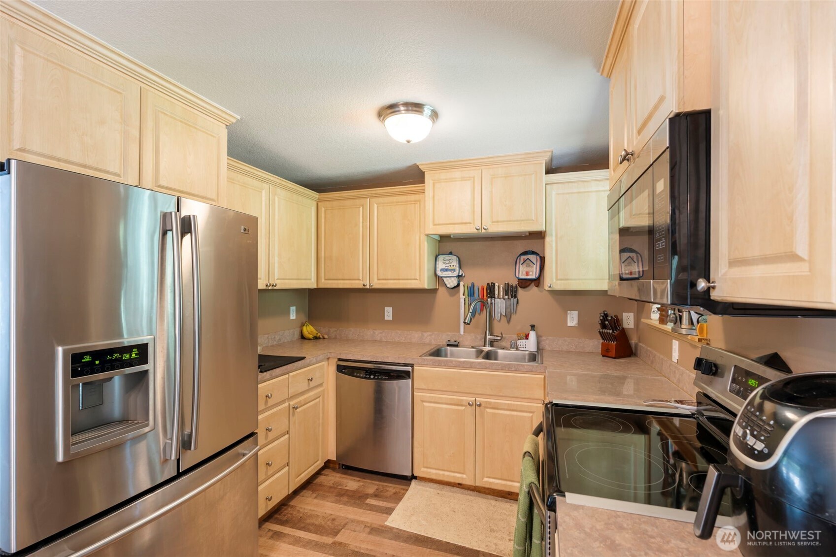 112 Jordan Way Property Photo 3